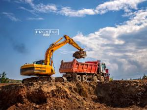 truck rental macarthur, Truck rental guide, 2 Ton Fuso Tray Truck, 2 Ton Tray Truck, Equipment Hire, equipment for rent, equiptment rentals,