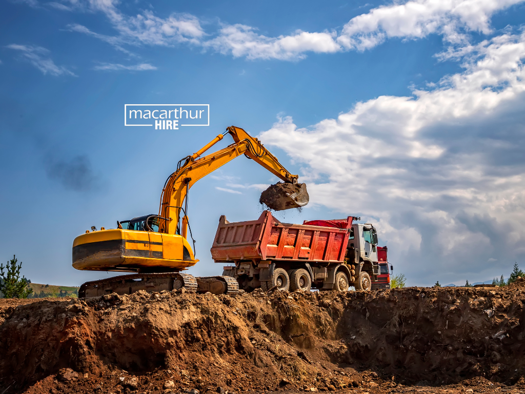 truck rental macarthur, Truck rental guide, 2 Ton Fuso Tray Truck, 2 Ton Tray Truck, Equipment Hire, equipment for rent, equiptment rentals,